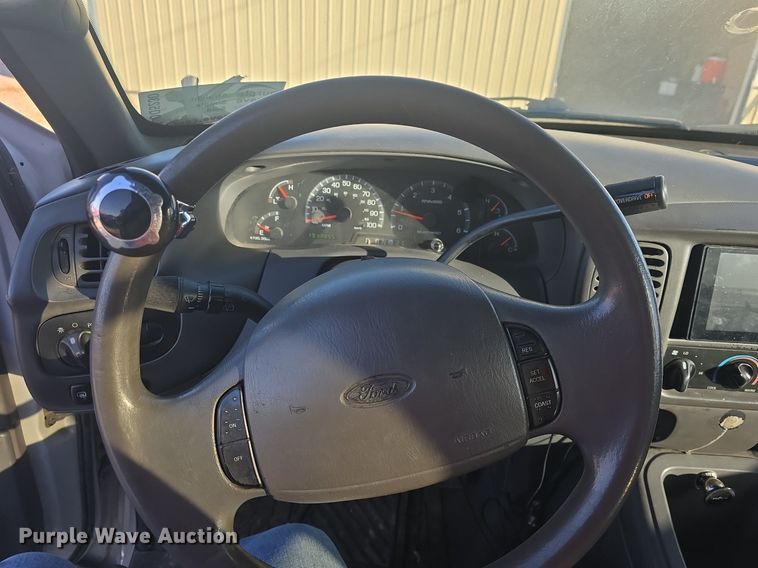 image for item DQ5230 2001 Ford Expedition SUV