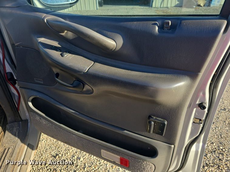 image for item DQ5230 2001 Ford Expedition SUV