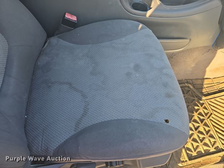 image for item DQ5230 2001 Ford Expedition SUV