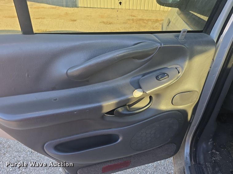 image for item DQ5230 2001 Ford Expedition SUV