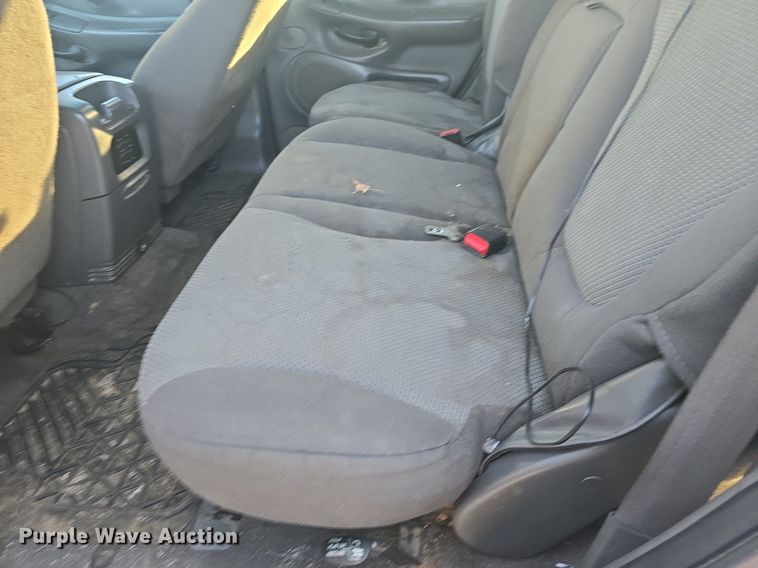 image for item DQ5230 2001 Ford Expedition SUV