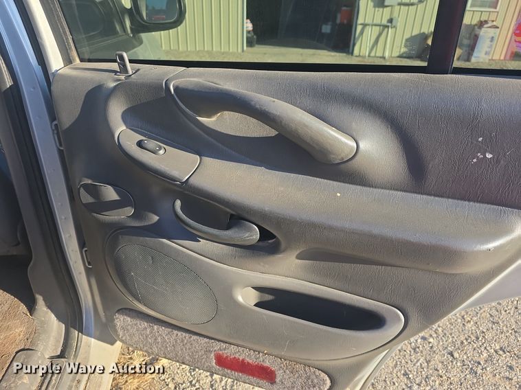 image for item DQ5230 2001 Ford Expedition SUV