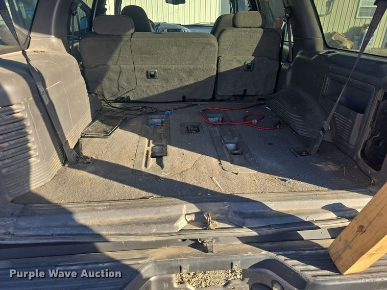 image for item DQ5230 2001 Ford Expedition SUV