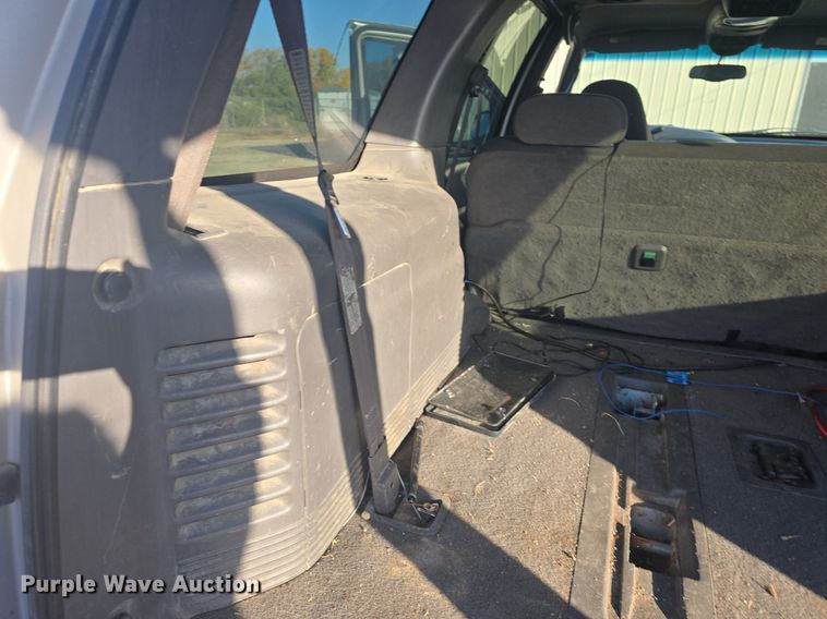 image for item DQ5230 2001 Ford Expedition SUV