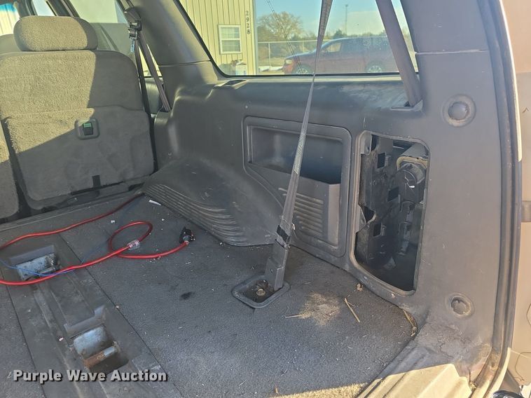 image for item DQ5230 2001 Ford Expedition SUV