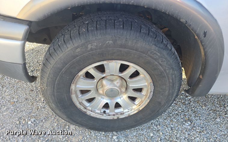 image for item DQ5230 2001 Ford Expedition SUV