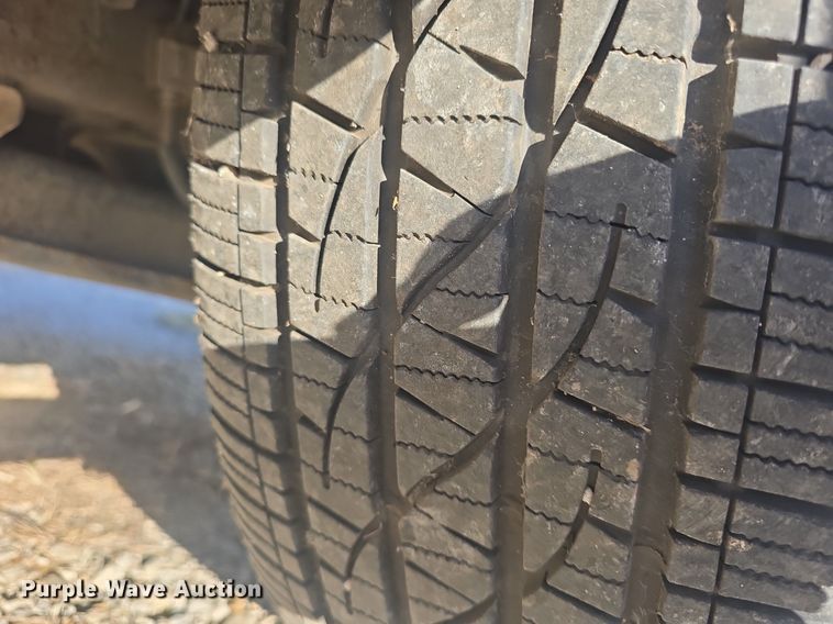 image for item DQ5230 2001 Ford Expedition SUV