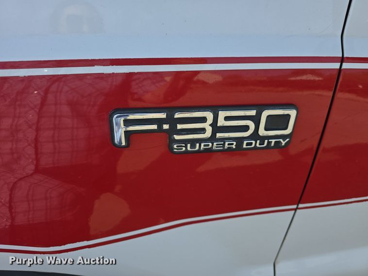 image for item DQ5260 1999 Ford F350 Super Duty  brush fire truck