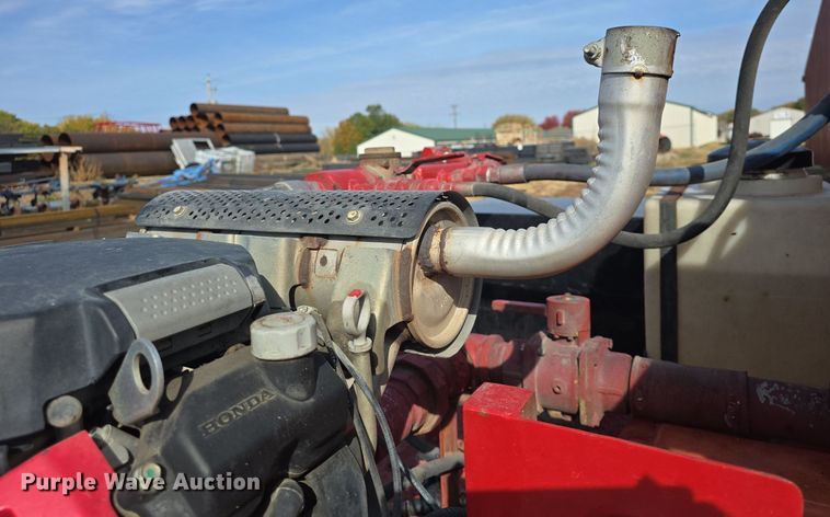 image for item DQ5260 1999 Ford F350 Super Duty  brush fire truck