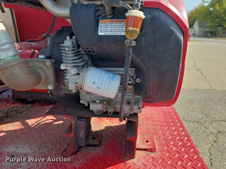 image for item DQ5260 1999 Ford F350 Super Duty  brush fire truck