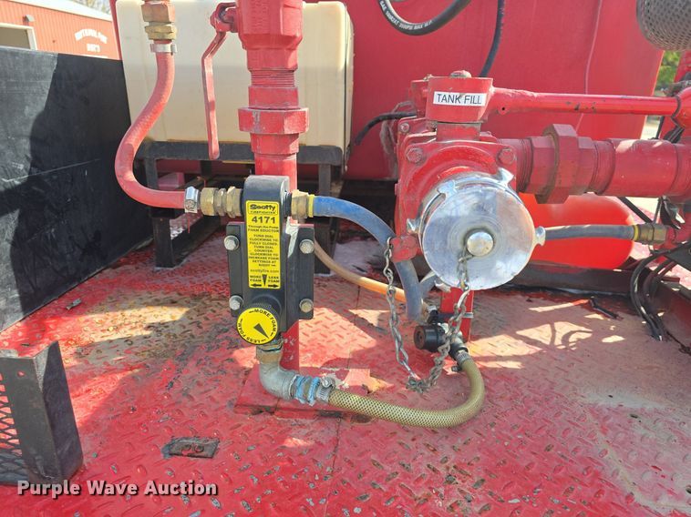 image for item DQ5260 1999 Ford F350 Super Duty  brush fire truck