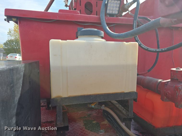 image for item DQ5260 1999 Ford F350 Super Duty  brush fire truck