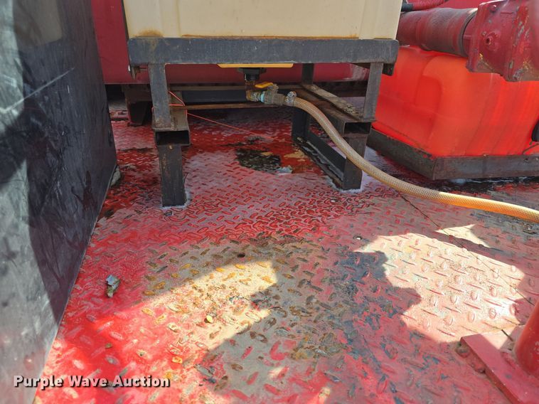 image for item DQ5260 1999 Ford F350 Super Duty  brush fire truck