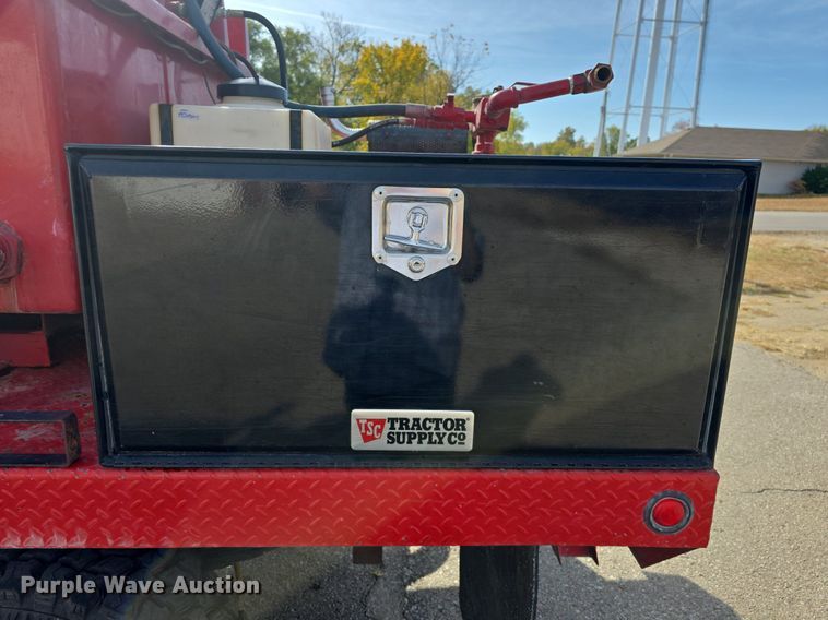 image for item DQ5260 1999 Ford F350 Super Duty  brush fire truck