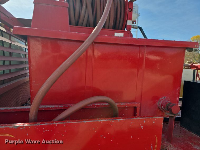 image for item DQ5260 1999 Ford F350 Super Duty  brush fire truck