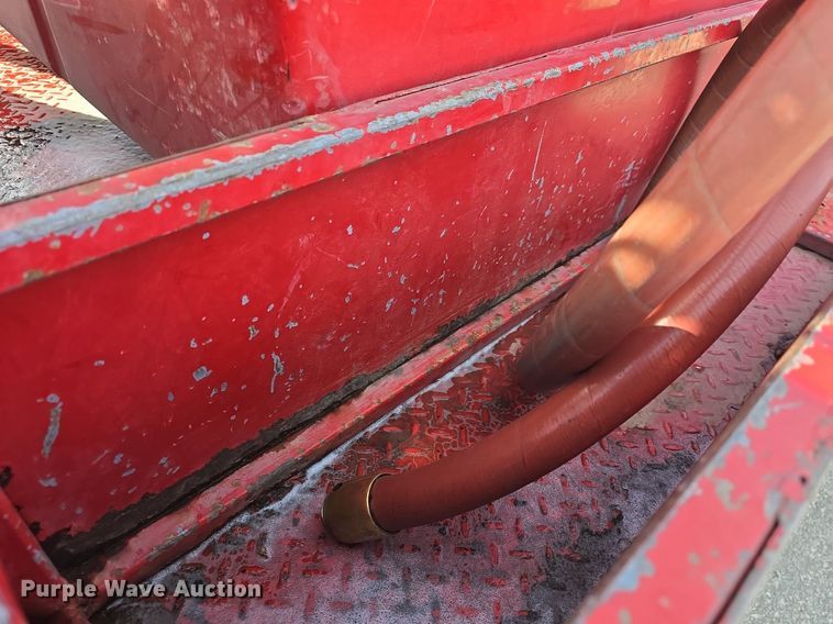 image for item DQ5260 1999 Ford F350 Super Duty  brush fire truck