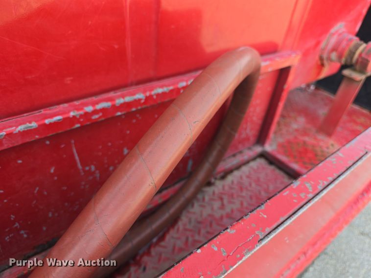 image for item DQ5260 1999 Ford F350 Super Duty  brush fire truck