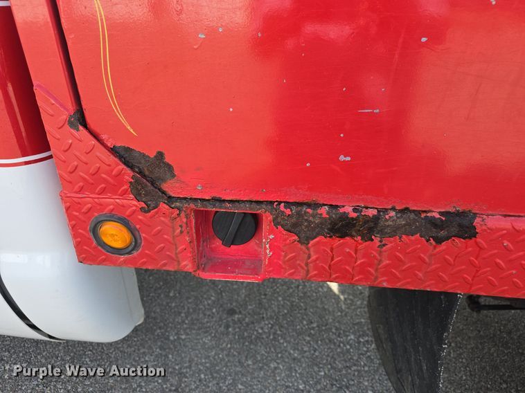 image for item DQ5260 1999 Ford F350 Super Duty  brush fire truck