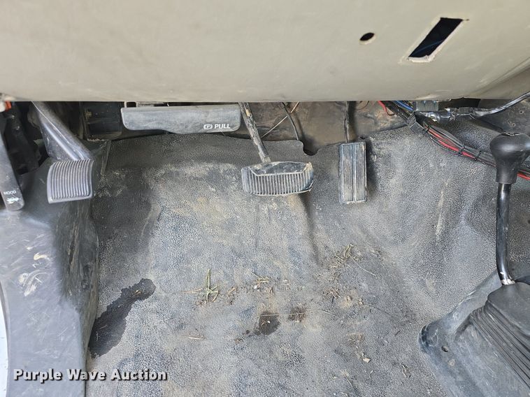 image for item DQ5260 1999 Ford F350 Super Duty  brush fire truck