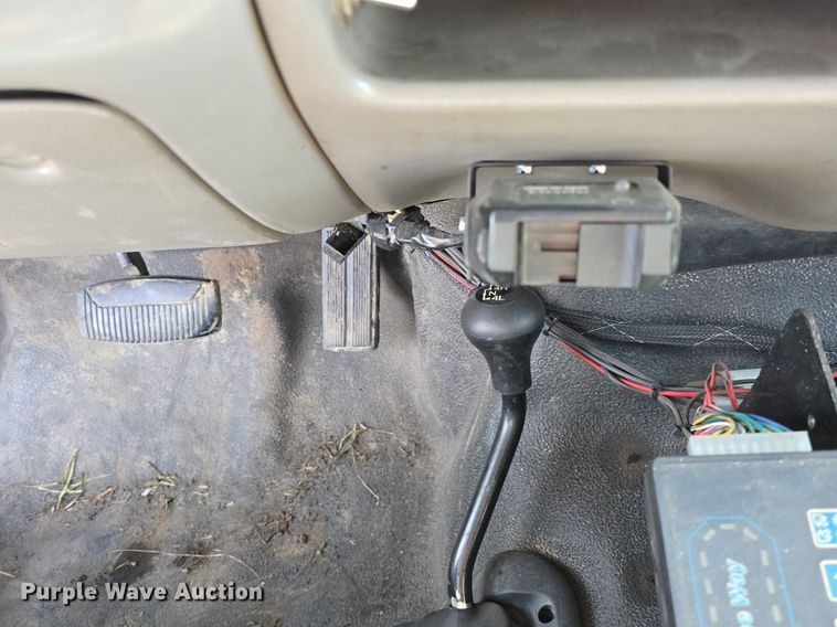 image for item DQ5260 1999 Ford F350 Super Duty  brush fire truck