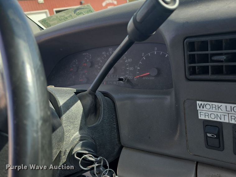 image for item DQ5260 1999 Ford F350 Super Duty  brush fire truck