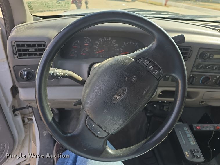 image for item DQ5260 1999 Ford F350 Super Duty  brush fire truck