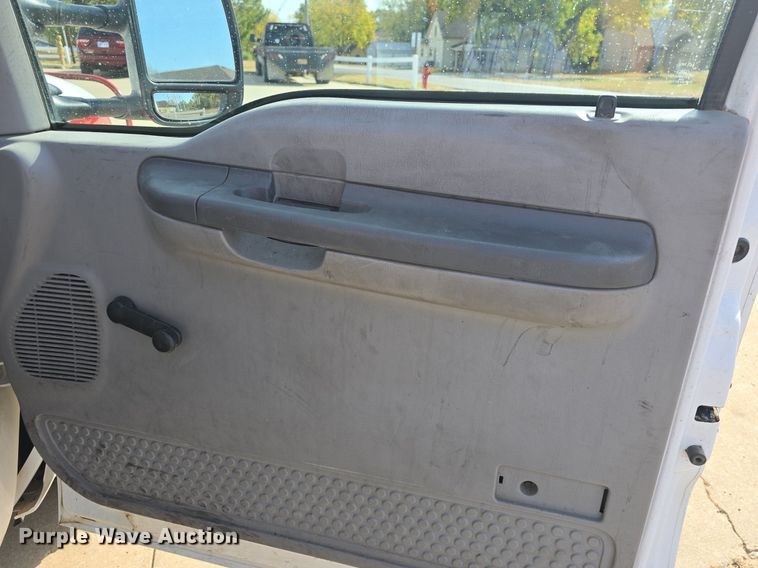 image for item DQ5260 1999 Ford F350 Super Duty  brush fire truck