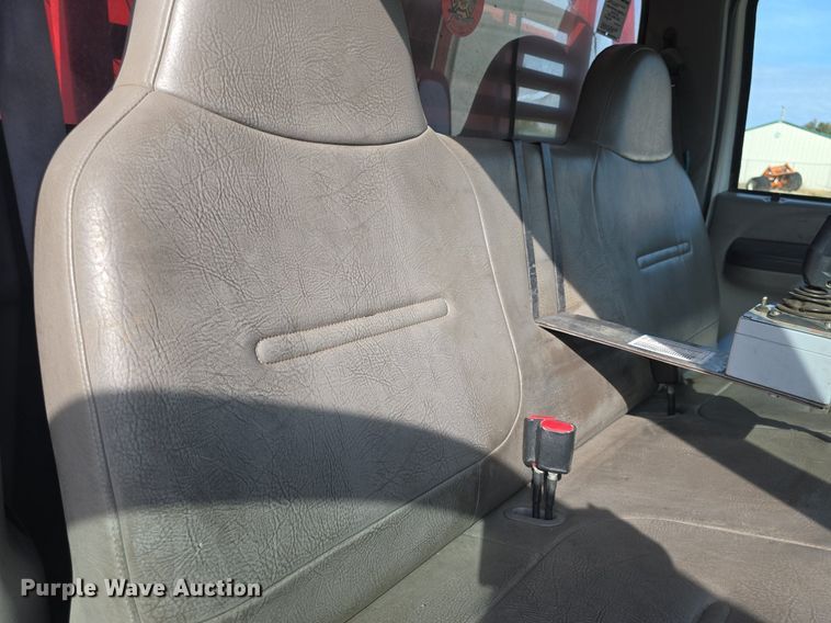 image for item DQ5260 1999 Ford F350 Super Duty  brush fire truck