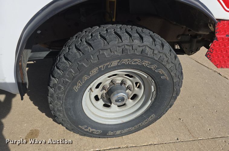 image for item DQ5260 1999 Ford F350 Super Duty  brush fire truck