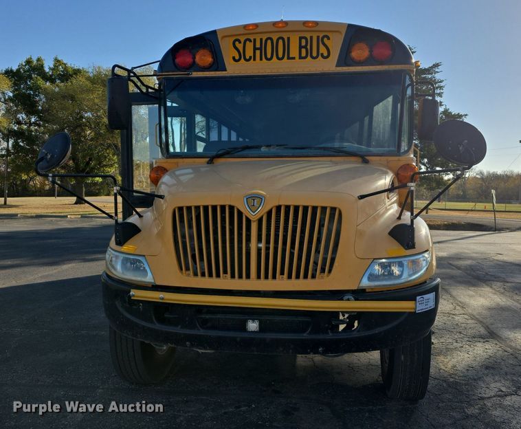 image for item DQ5272 2007 IC CE200 school bus