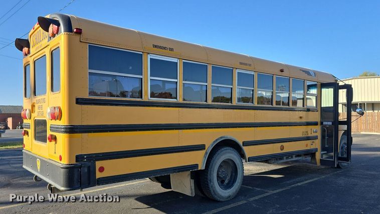 image for item DQ5272 2007 IC CE200 school bus