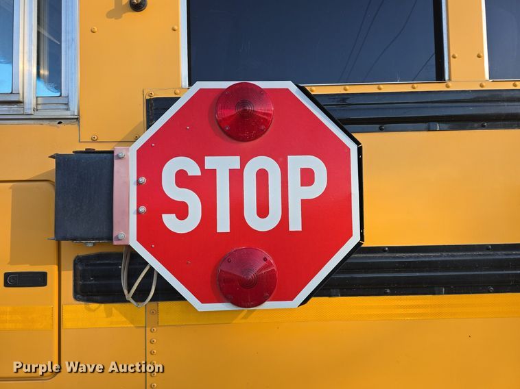 image for item DQ5272 2007 IC CE200 school bus