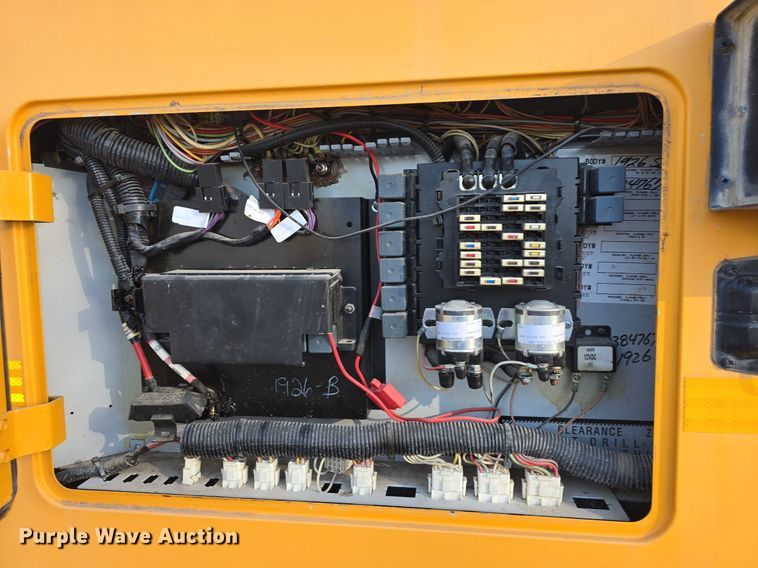 image for item DQ5272 2007 IC CE200 school bus