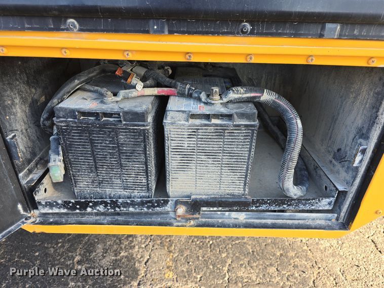 image for item DQ5272 2007 IC CE200 school bus