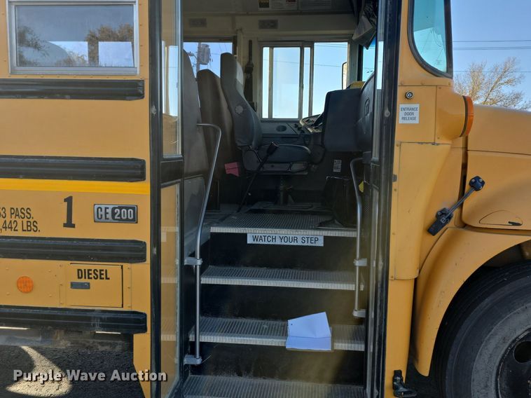 image for item DQ5272 2007 IC CE200 school bus