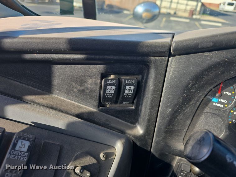 image for item DQ5272 2007 IC CE200 school bus