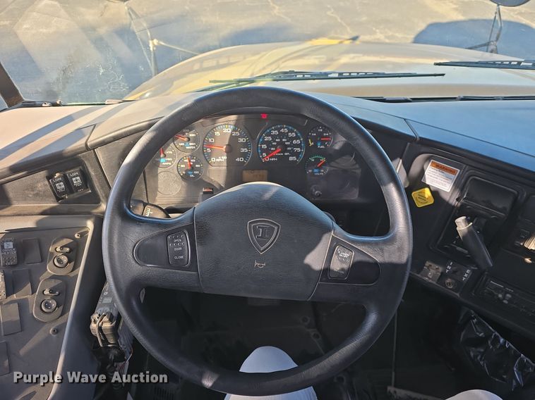 image for item DQ5272 2007 IC CE200 school bus