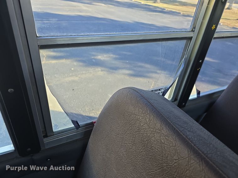 image for item DQ5272 2007 IC CE200 school bus