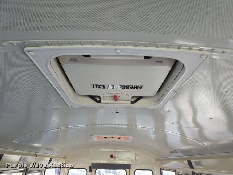 image for item DQ5272 2007 IC CE200 school bus