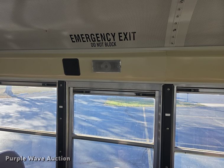 image for item DQ5272 2007 IC CE200 school bus