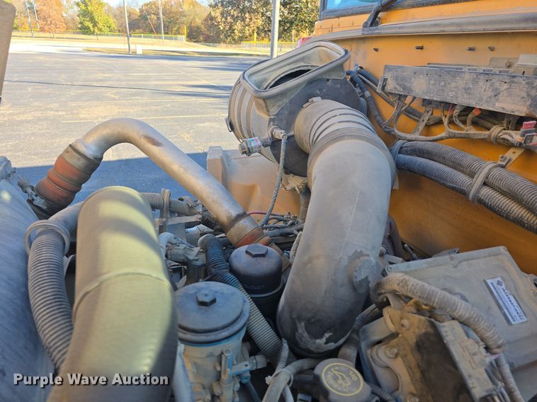 image for item DQ5272 2007 IC CE200 school bus