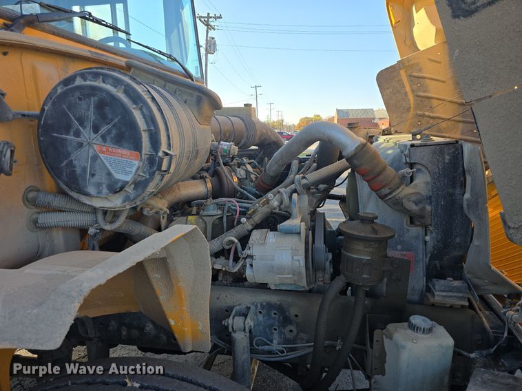 image for item DQ5272 2007 IC CE200 school bus