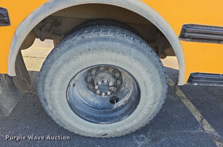 image for item DQ5272 2007 IC CE200 school bus