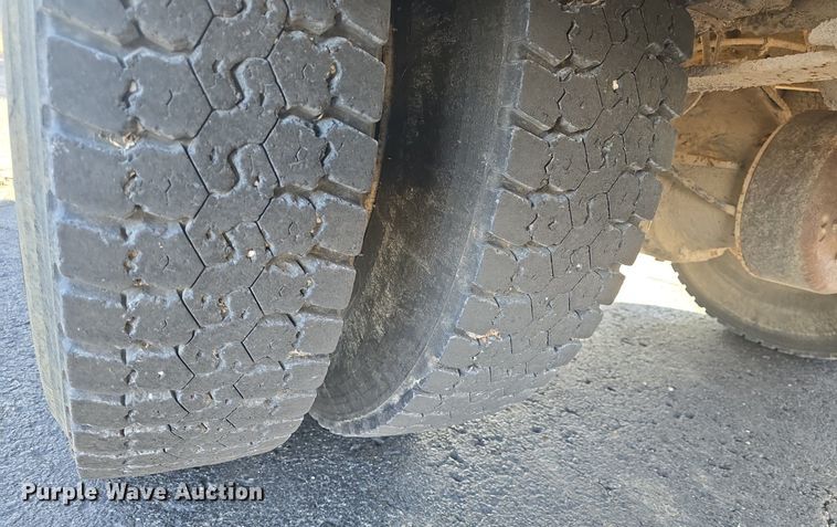 image for item DQ5272 2007 IC CE200 school bus