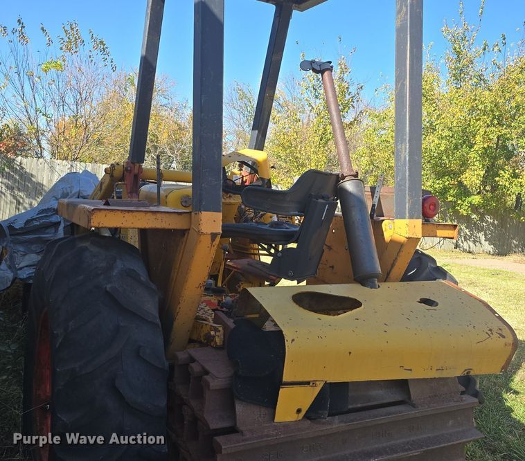 image for item DQ5273 Case 580 Construction King tractor