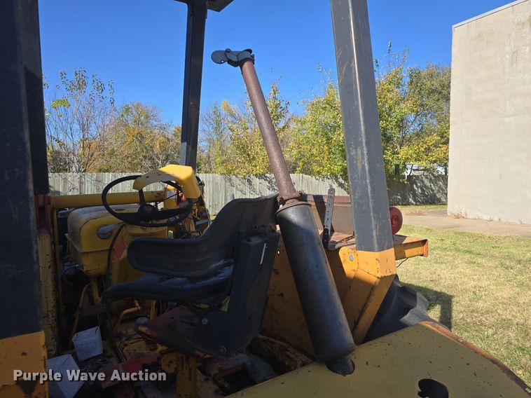 image for item DQ5273 Case 580 Construction King tractor