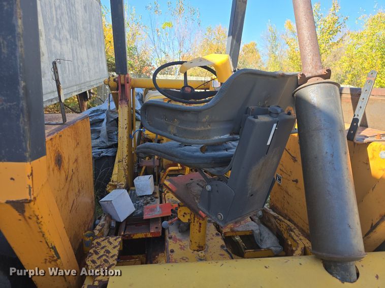 image for item DQ5273 Case 580 Construction King tractor