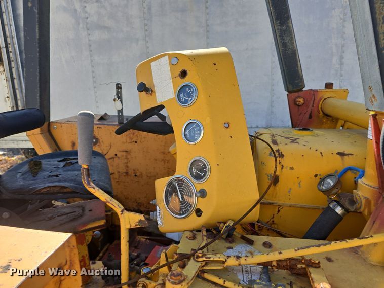 image for item DQ5273 Case 580 Construction King tractor