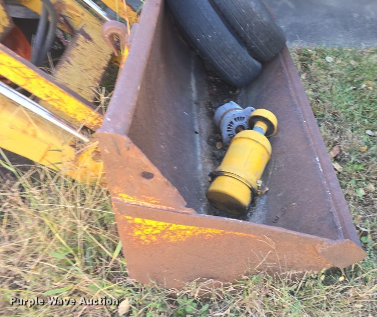 image for item DQ5273 Case 580 Construction King tractor