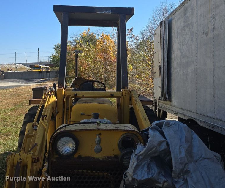 image for item DQ5273 Case 580 Construction King tractor